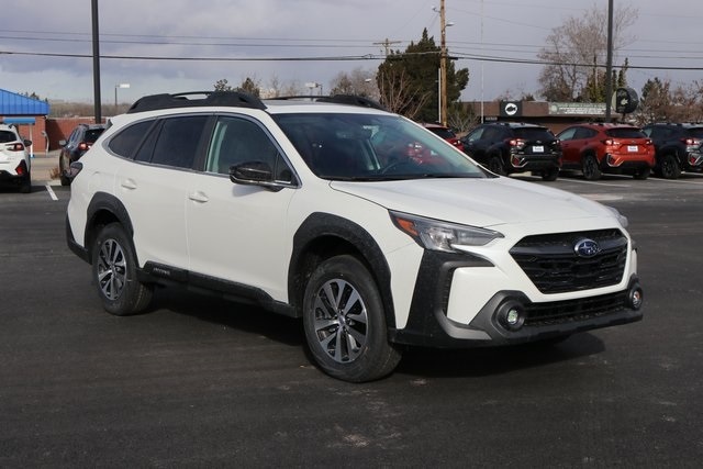 2025 Subaru Outback Premium's photo