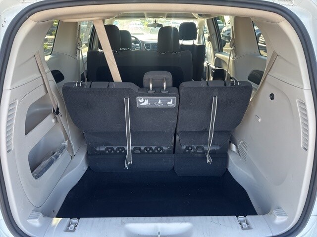 2021 Chrysler Voyager L photo 10