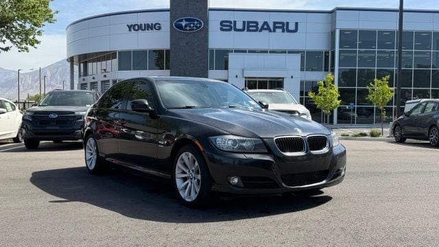2011 BMW 3 Series 328i xDrive Sedan's photo