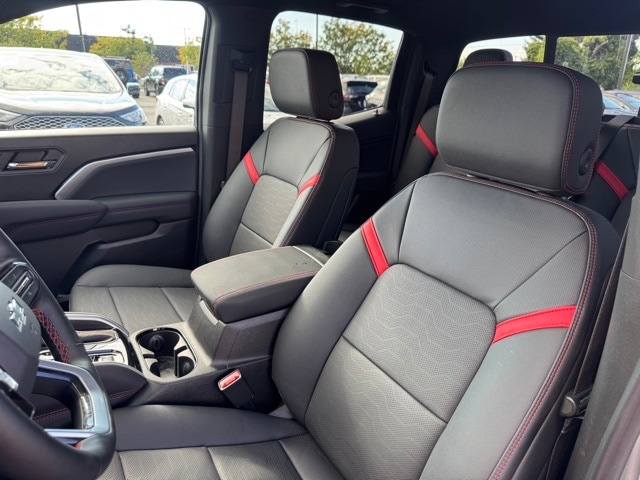 2024 Chevrolet Colorado Z71 photo 21