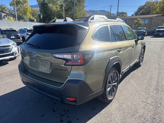 2024 Subaru Outback Onyx Edition photo 2
