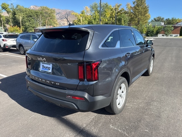 2022 Kia Sorento LX photo 4