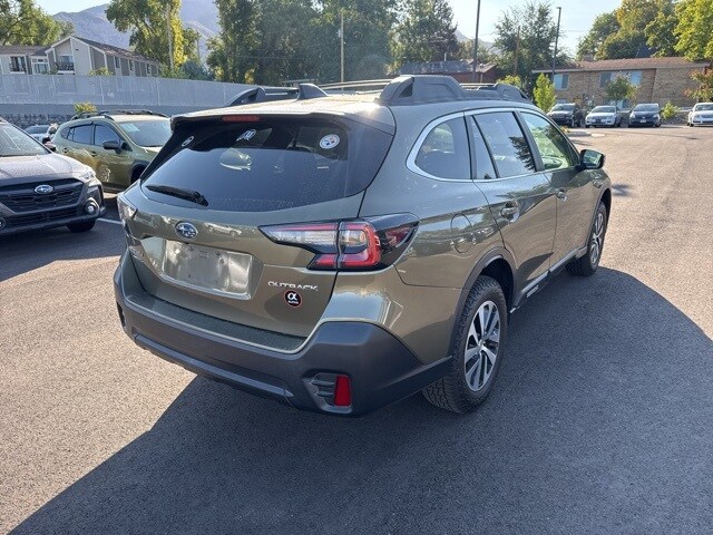 2021 Subaru Outback Premium photo 3