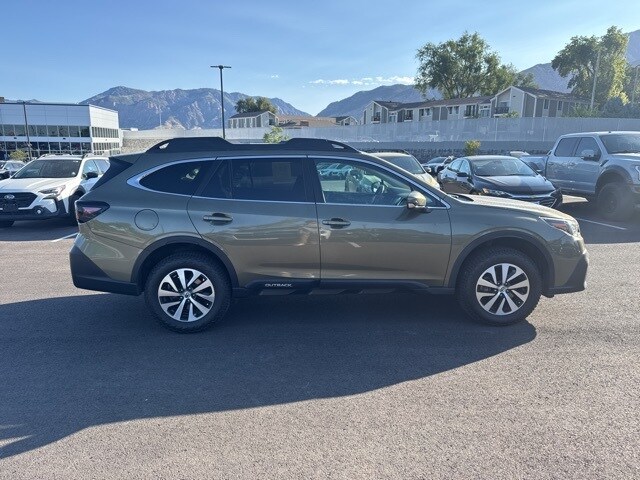 2021 Subaru Outback Premium photo 2