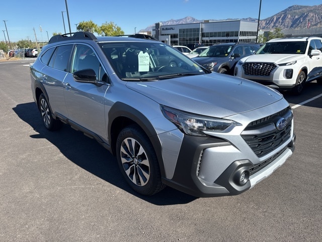 2025 Subaru Outback Limited's photo