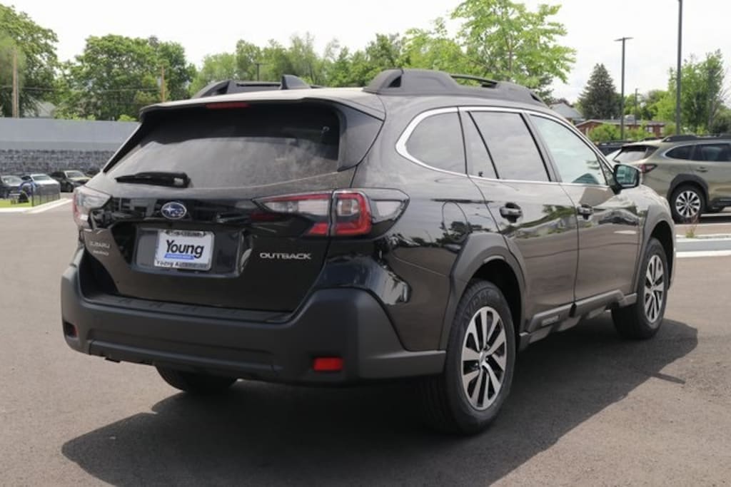 Used 2025 Subaru Outback Premium SUV