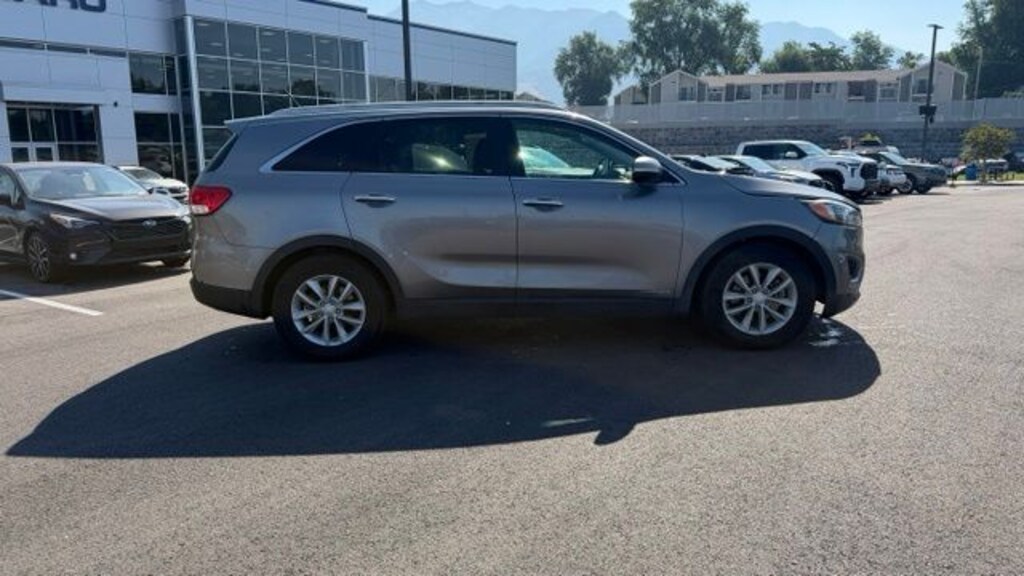 Used 2016 Kia Sorento 3.3L LX AWD SUV