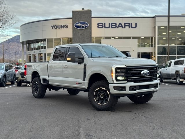 2025 Ford F-350 Super Duty Platinum's photo