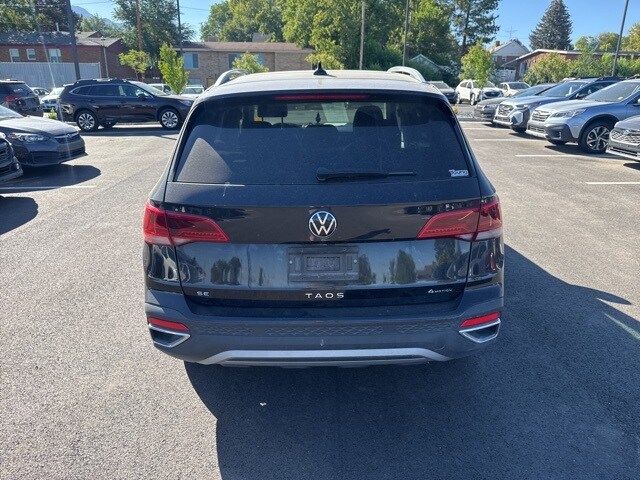 2022 Volkswagen Taos SE photo 3