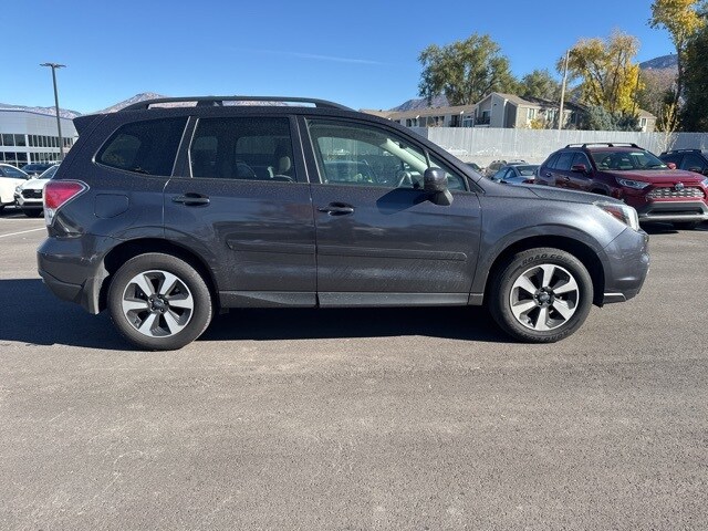 2018 Subaru Forester 2.5i Premium photo 2
