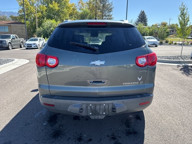 2011 Chevrolet Traverse 2LT photo 4