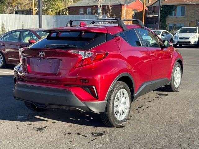 2019 Toyota C-HR XLE photo 3