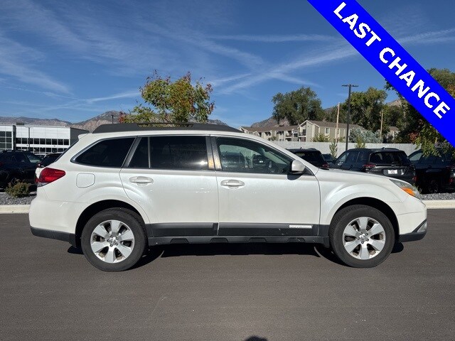 2012 Subaru Outback 2.5i photo 2