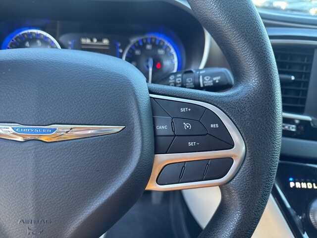 2021 Chrysler Voyager L photo 21