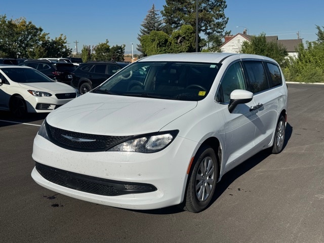 2021 Chrysler Voyager L photo 7