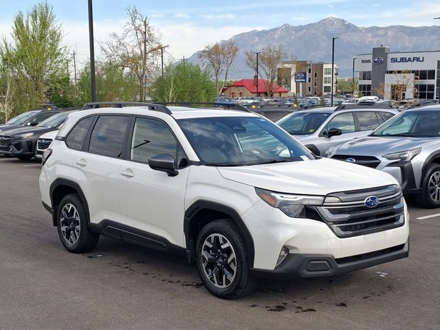 2025 Subaru Forester Premium's photo