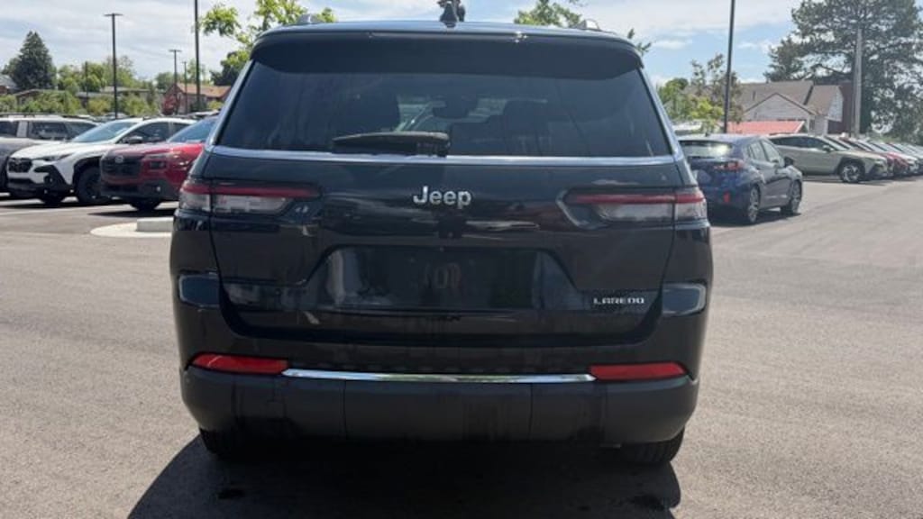 Used 2024 Jeep Grand Cherokee L Laredo SUV