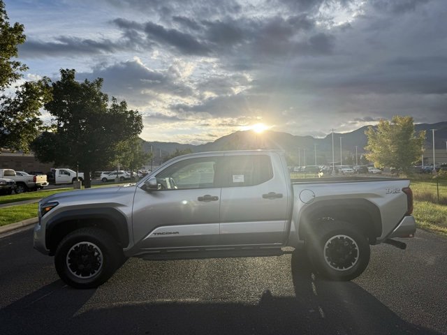 2025 Toyota Tacoma TRD Double Cab photo 2