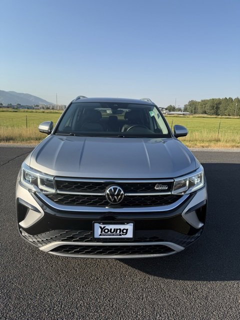 2022 Volkswagen Taos SEL photo 4