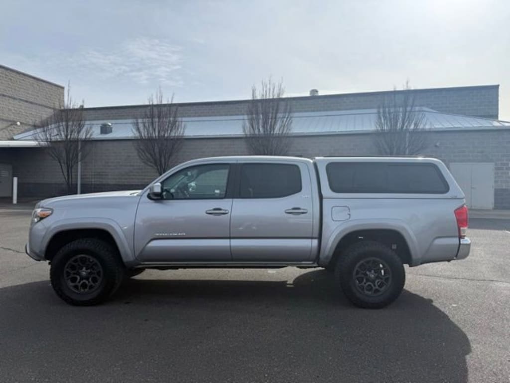 Used 2017 Toyota Tacoma SR5 Truck