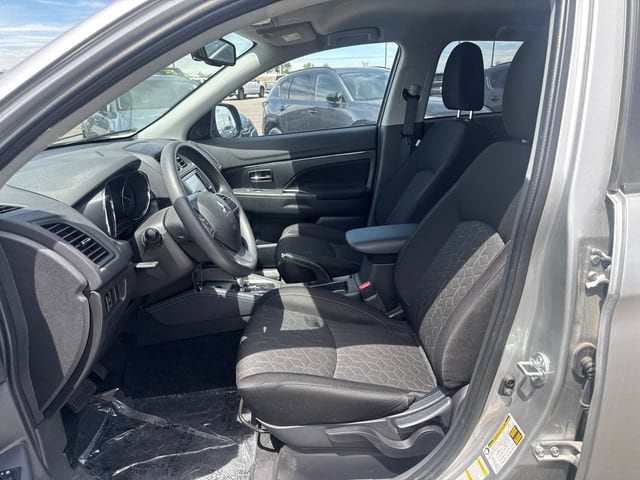2025 Mitsubishi Outlander Sport ES - Photo 9