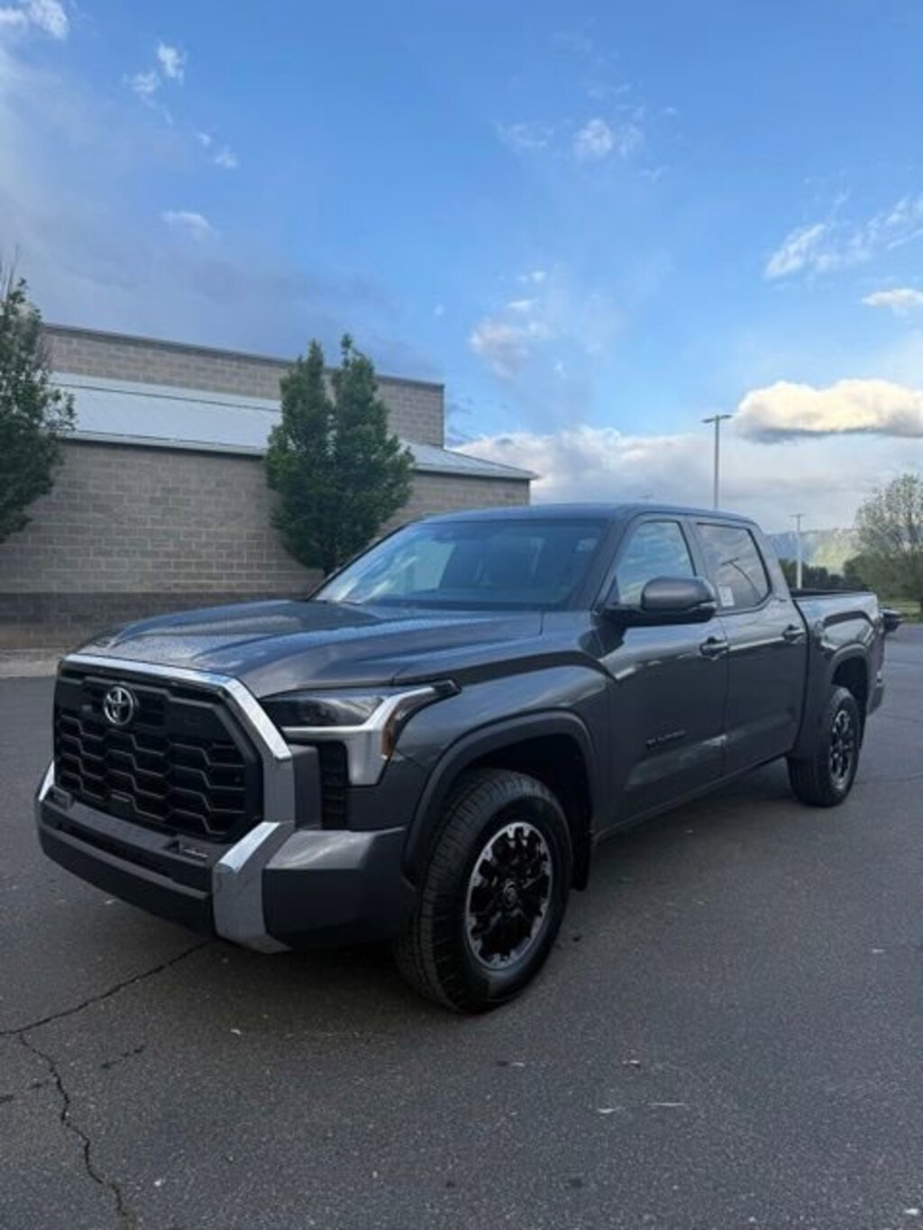New 2026 Toyota Tundra SR5 CrewMax 5.5' Bed Truck CrewMax