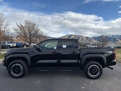 2025 Toyota Tacoma i-FORCE MAX TRD Off Road Hybrid Double Cab 5' Bed AT Truck Double Cab