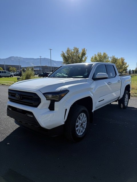 2025 Toyota Tacoma SR5 Double Cab photo 2