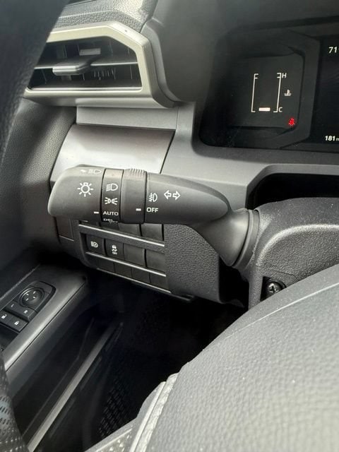2026 Toyota Tacoma SR5 - Photo 22