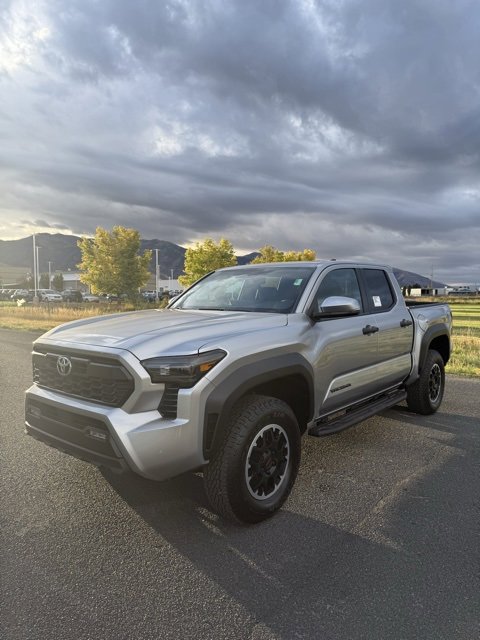 2025 Toyota Tacoma TRD Double Cab photo 3