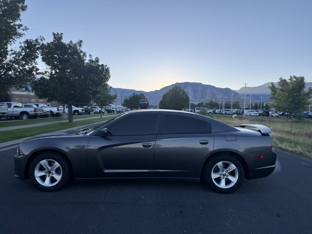 2014 Dodge Charger SE photo 2
