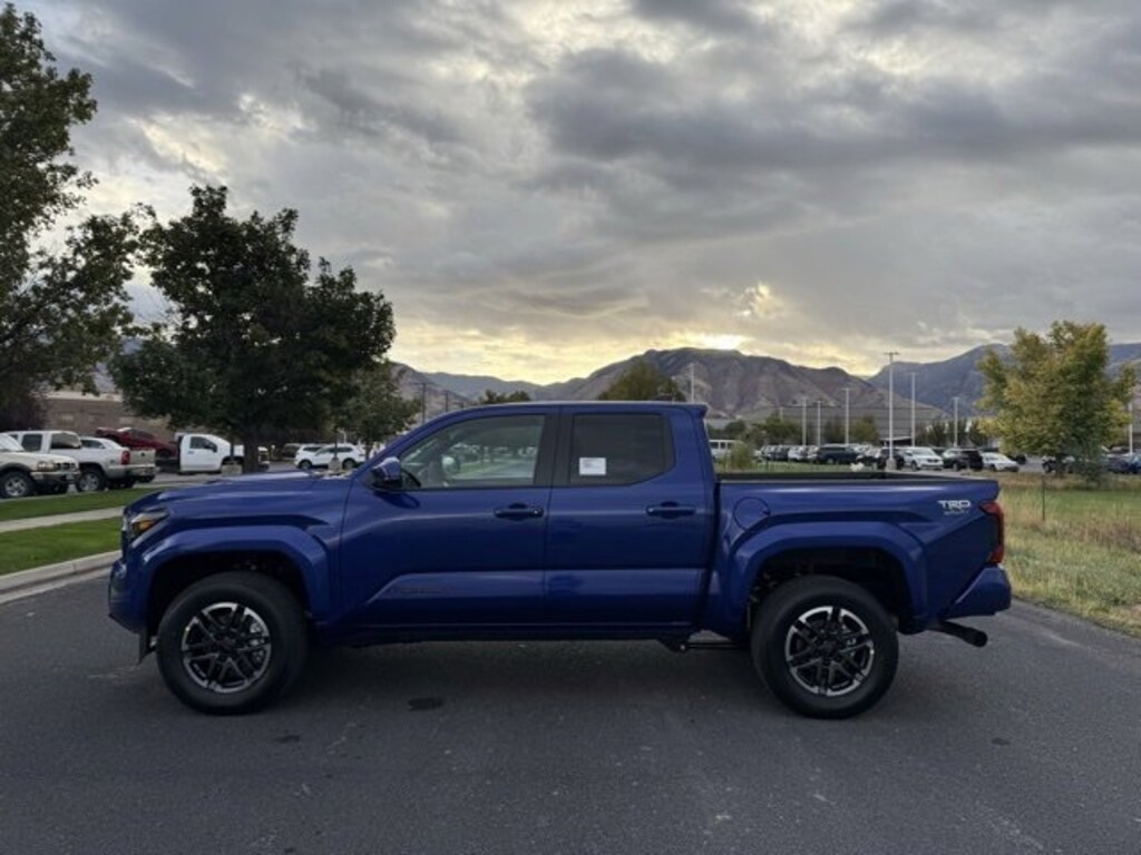 New 2025 Toyota Tacoma TRD Sport Double Cab 5' Bed AT Truck Double Cab