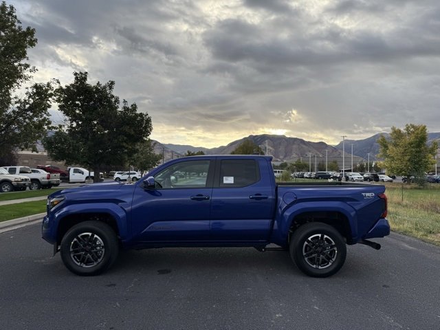 2025 Toyota Tacoma TRD Sport Double Cab photo 2