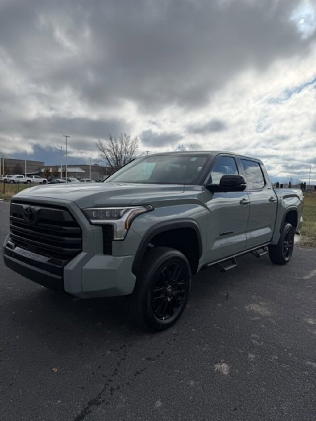 New 2026 Toyota Tundra Limited CrewMax 5.5' Bed Truck CrewMax