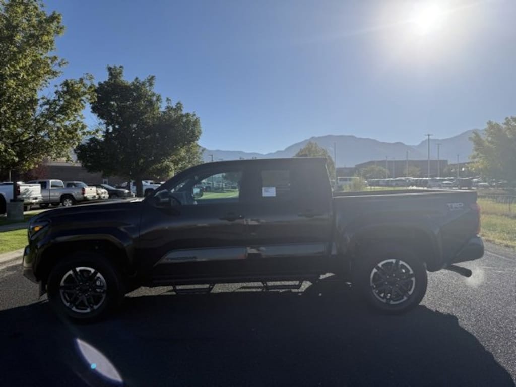 New 2025 Toyota Tacoma TRD Sport Double Cab 5' Bed AT Truck Double Cab