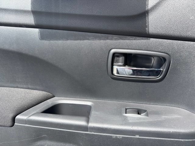 2025 Mitsubishi Outlander Sport ES - Photo 24