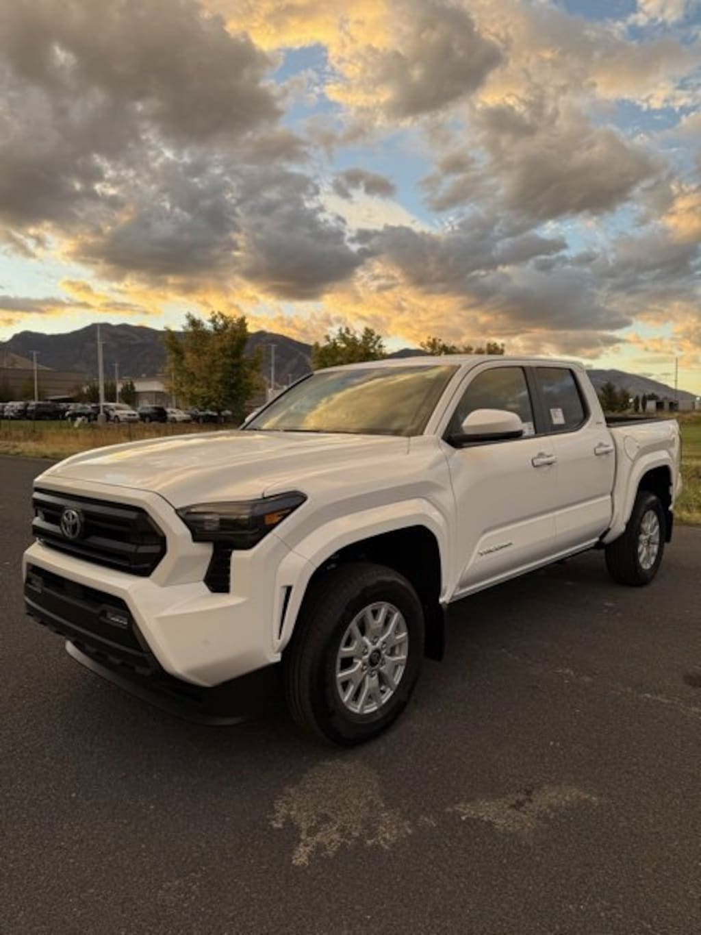 New 2025 Toyota Tacoma SR5 Double Cab 5' Bed AT Truck Double Cab