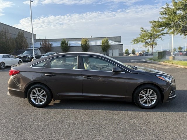 2017 Hyundai Sonata Base photo 2