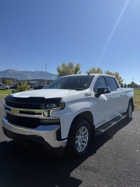 2021 Chevrolet Silverado 1500 LT photo 2