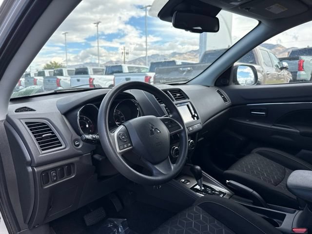 2025 Mitsubishi Outlander Sport ES - Photo 12