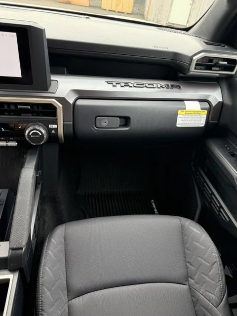 2026 Toyota Tacoma SR5 - Photo 32