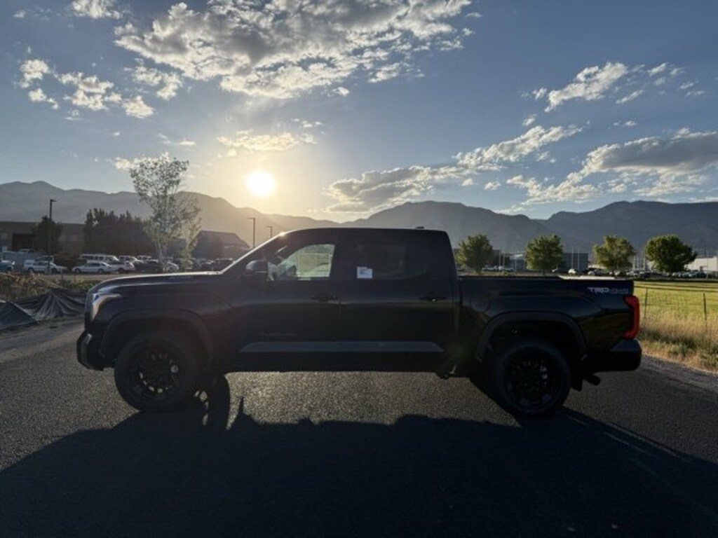New 2025 Toyota Tundra i-FORCE MAX Limited Hybrid CrewMax 5.5' Bed Truck CrewMax