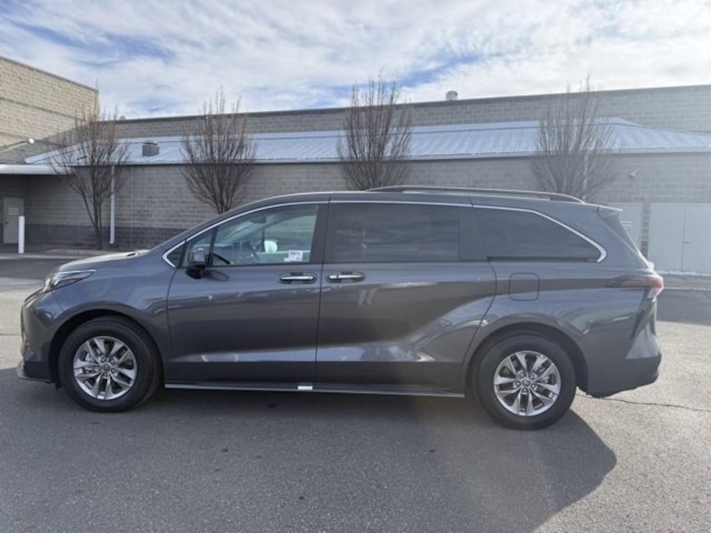 Used 2025 Toyota Sienna XLE Passenger Van