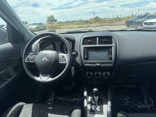 2025 Mitsubishi Outlander Sport ES - Photo 13