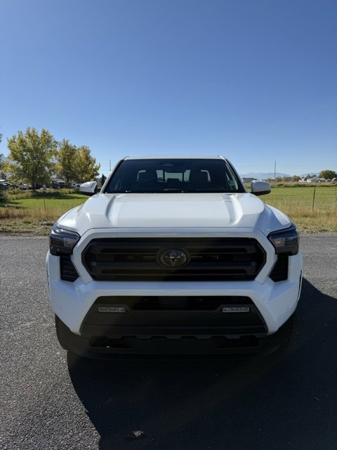 2025 Toyota Tacoma SR5 Double Cab photo 3