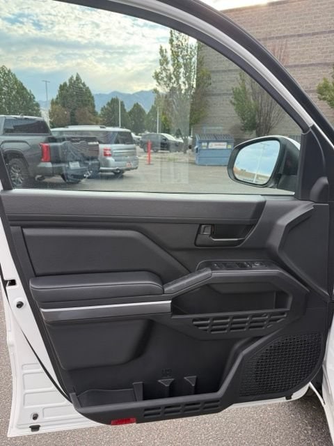 2026 Toyota Tacoma SR5 - Photo 14