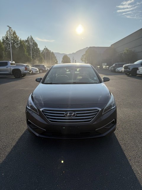 2017 Hyundai Sonata Base photo 3