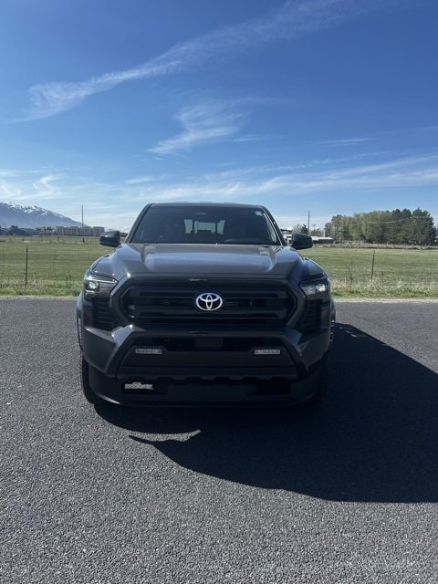 2025 Toyota Tacoma SR5 Double Cab photo 3