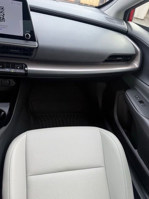 2026 Toyota Prius XLE - Photo 31