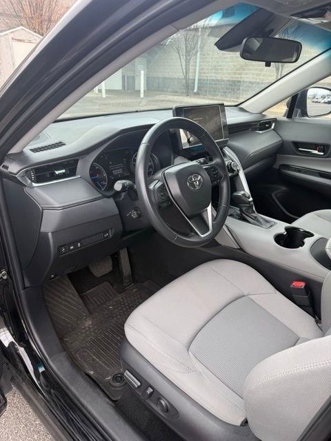 2023 Toyota Venza LE - Photo 13